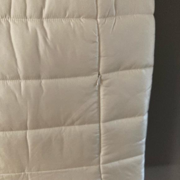 NWOT Daisy Fuentes Puffer Vest - Picture 6 of 6